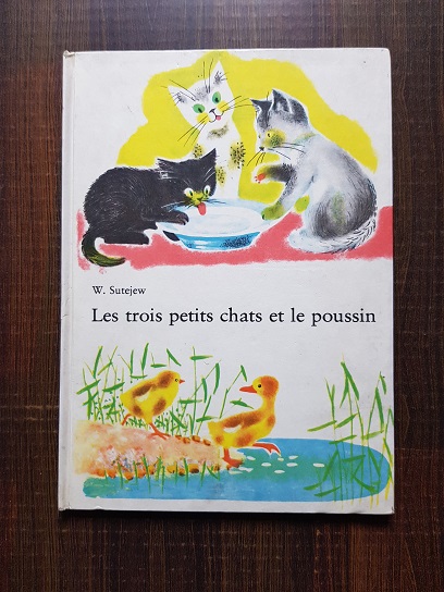 W. Sutejew – Les trois petits chats et le poussin