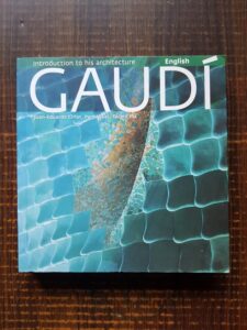 Juan Eduardo Cirlot - Gaudi. Introduction to his architecture