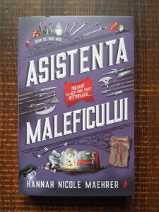 Hannah Nicole Maehrer - Asistenta maleficului