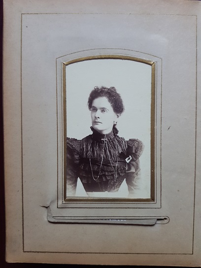 Album fotografic alcatuit din 31 de fotografii vechi din perioada 1870-1890, cuprinde personalitati importante ale Romaniei - imagine 7