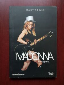 Mary Cross - Madonna. O biografie