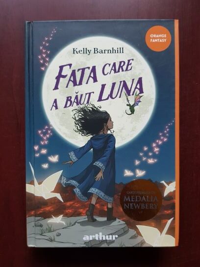 Kelly Barnhill - Fata care a baut luna