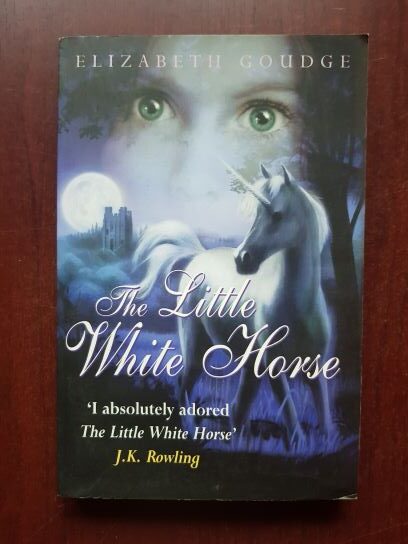 Elizabeth Goudge - The little white horse