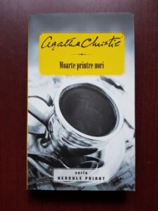 Agatha Christie - Moarte printre nori